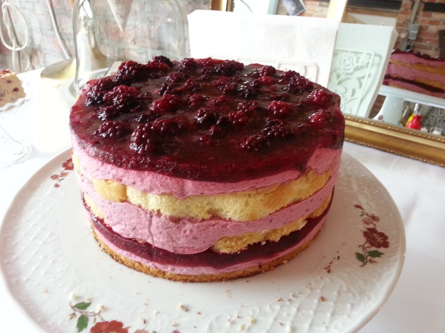 Kaffee und Kuchen im Tagungshaus